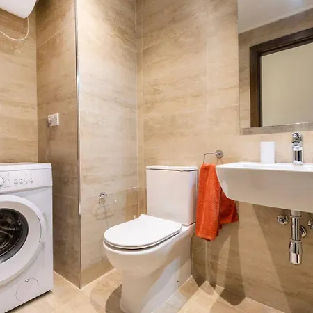 Beautiful Modern 2br