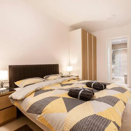 Beautiful Modern 2br Apartment